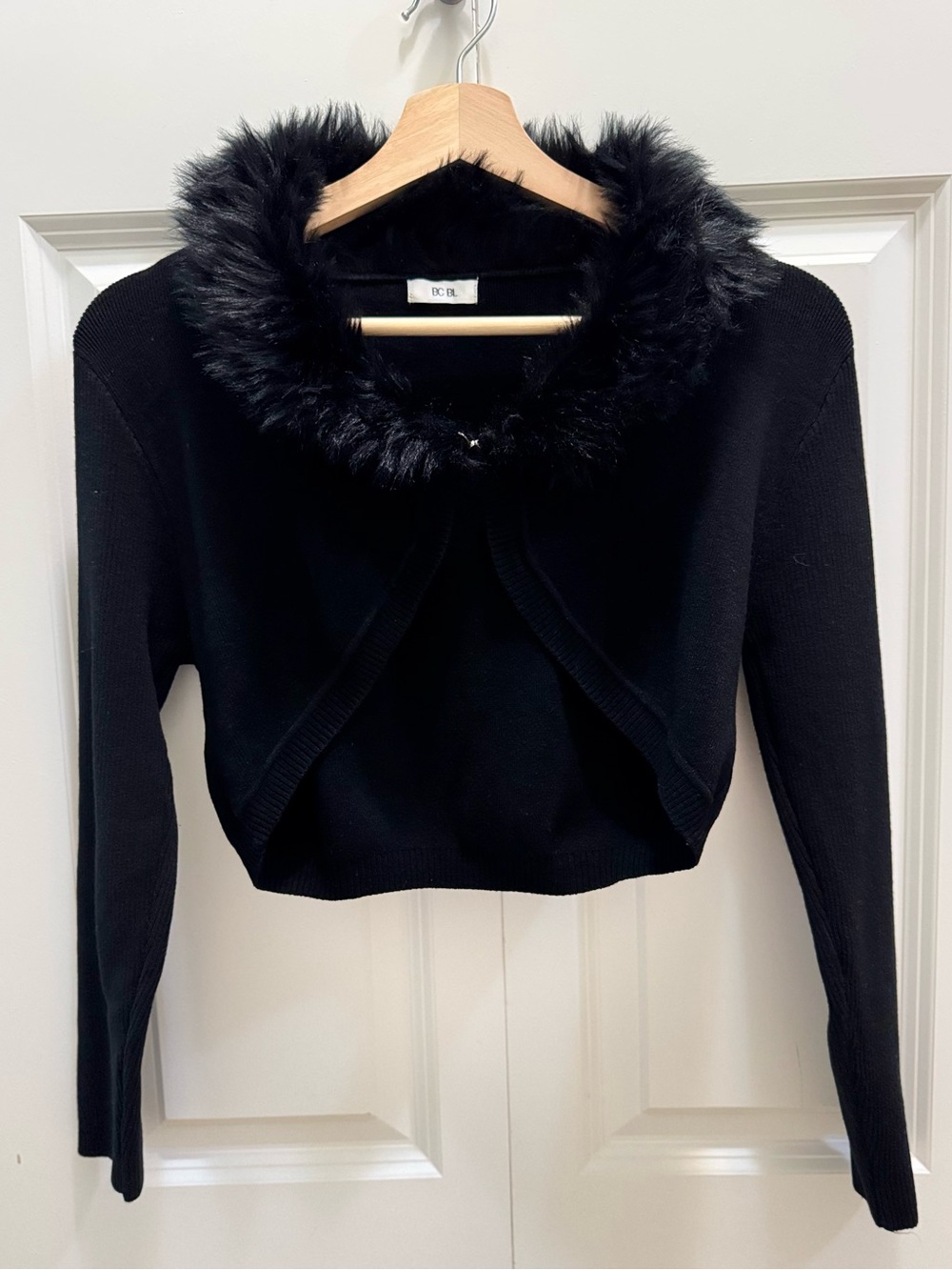 Black Cropped Cardigan with Plush Faux Fur Collar